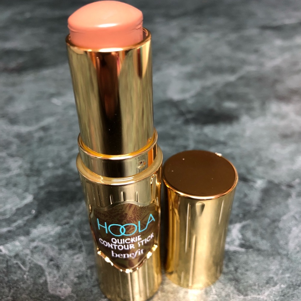 Benefit hoola quickie contour stick.